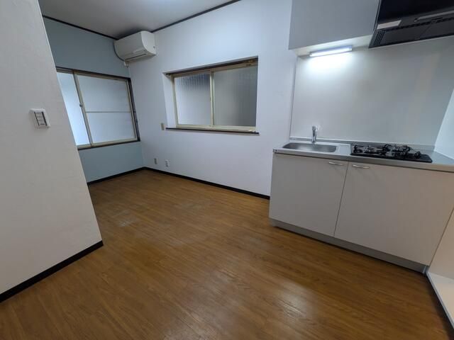 1R Apartment for Rent in Mitaka, Tokyo - 43,000 Yen - Thumbnail 4