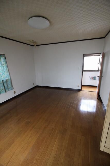 5LDK House for Sale in Quiet Takasaki Neighborhood, Gunma - Thumbnail 3
