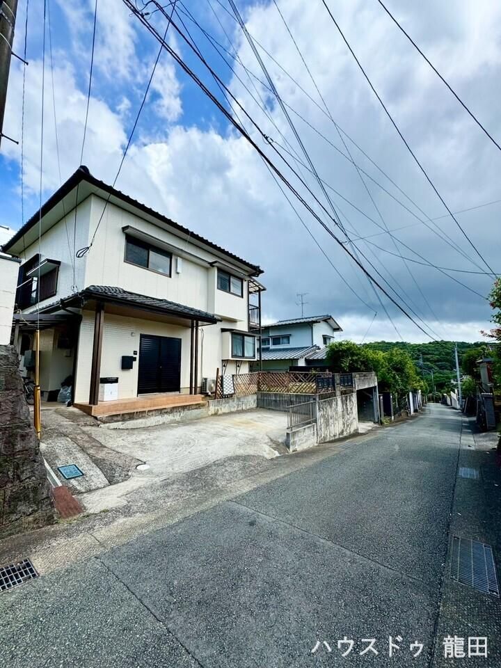 5SLDK Family Home with Solar in Kumamoto Quiet Neighborhood - Thumbnail 2