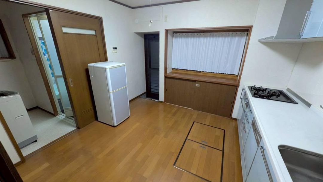 1970 Wooden House for Sale in Kashiwaizaki, Niigata - Thumbnail 3