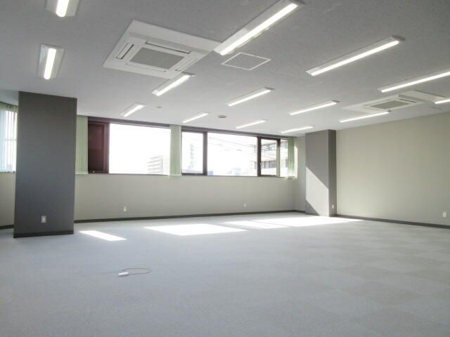 Office for Rent in Esuke Nakamachi Building, Fukushima City - Thumbnail 3