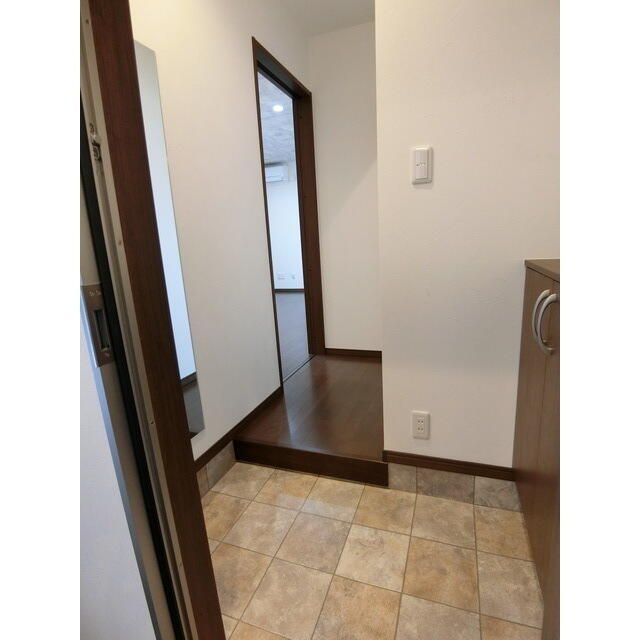 Modern 1LDK Apartment for Rent in Kaga's Yamashiro Onsen Area - Image 1