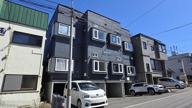 Apartment Building for Sale in Toyohira-ku, Sapporo - Thumbnail 2