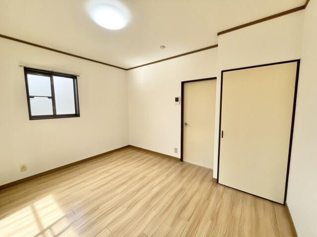 1K Apartment for Rent in Tamamura, Gunma - 17.30 sqm - Thumbnail 4