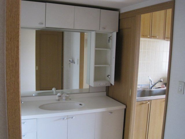 3LDK Apartment for Rent in Tama, Tokyo - Prince Heights - Thumbnail 4