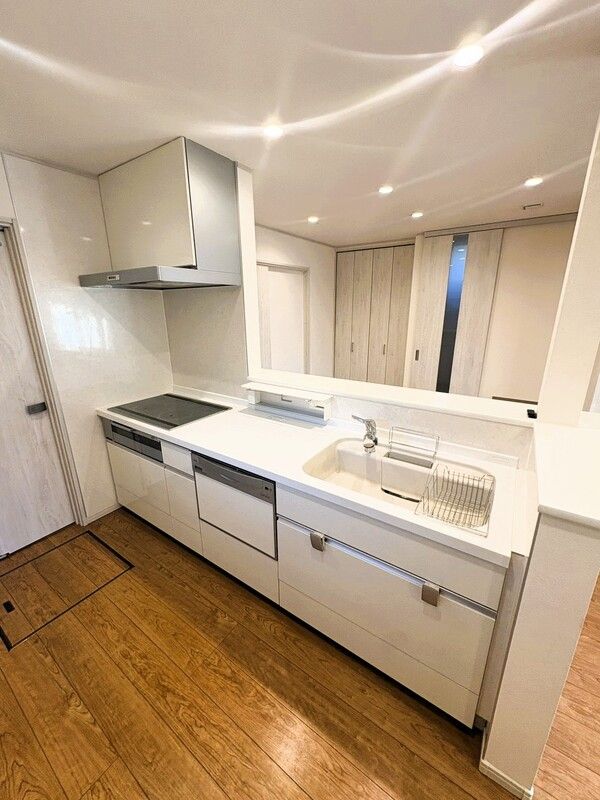 Modern 2LDK House for Rent in Kiyose, Tokyo | 2 Min Walk to Station - Thumbnail 4