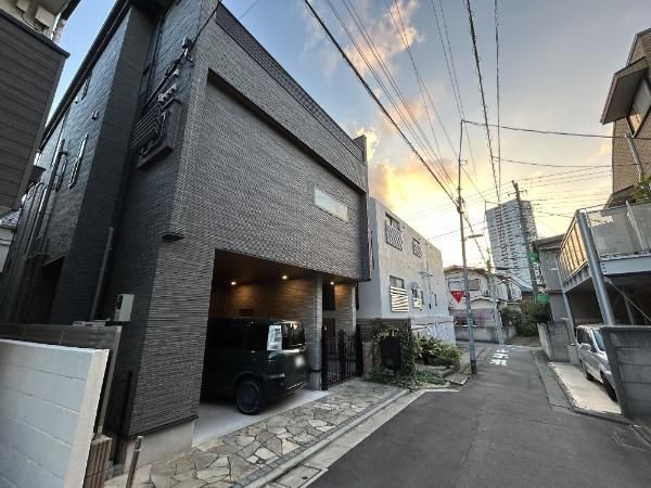Modern 3LDK House in Setagaya, Tokyo | 2021 Build - Thumbnail 3