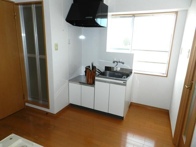 1K Apartment for Rent in Fukushima City, 24 sqm - Thumbnail 3