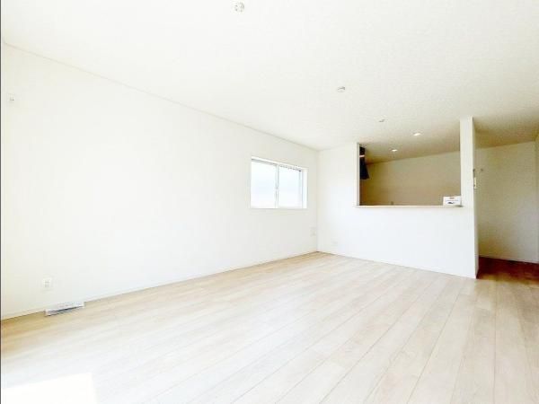 New 4LDK House for Sale in Hiratsuka, Kanagawa - 2025 Build - Thumbnail 2