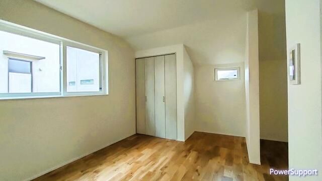 New 2025 3-Bedroom House in Kobe's Kita Ward with High Energy Rating - Thumbnail 4
