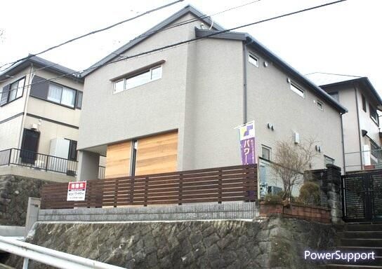 New 2025 3-Bedroom House in Kobe's Kita Ward with High Energy Rating - Thumbnail 2