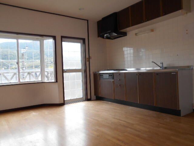 2LDK Terraced House on Large Land in Yugawara, Kanagawa - Thumbnail 3
