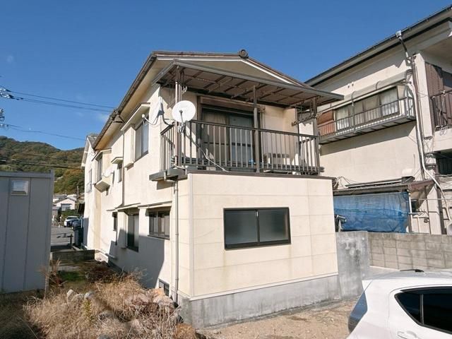 1957 6DK Wooden House for Sale in Kure, Hiroshima - Main Image