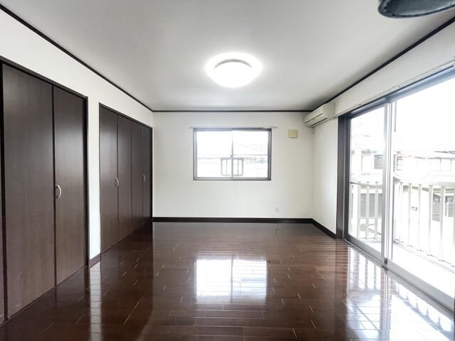 Renovated 4SLDK House in Quiet Matsuyama Neighborhood - Thumbnail 3