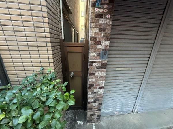 2LDK Steel House for Sale in Kita Ward, Tokyo - Thumbnail 2