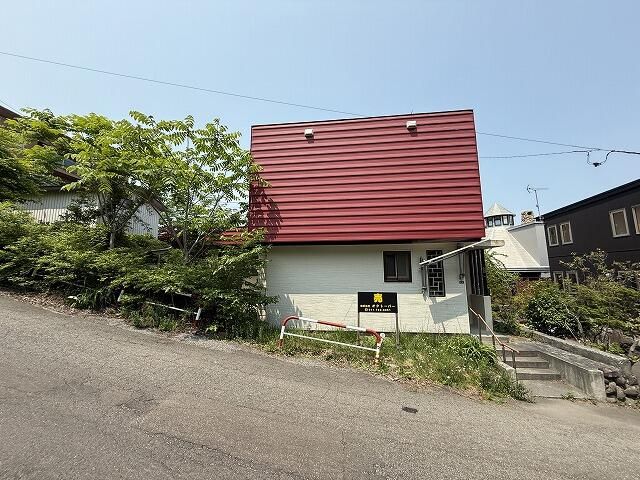 287.82 sqm Residential Land for Sale in Sapporo's Miyanomori - Thumbnail 2