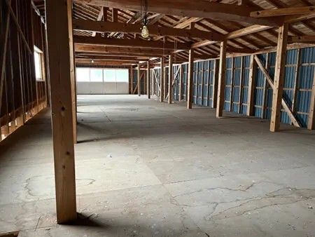 Spacious 1790 Tsubo Highland Property with Historic Barn in Iwate - Thumbnail 3