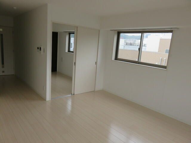 1LDK Apartment for Rent in Zushi, Kanagawa - Thumbnail 3