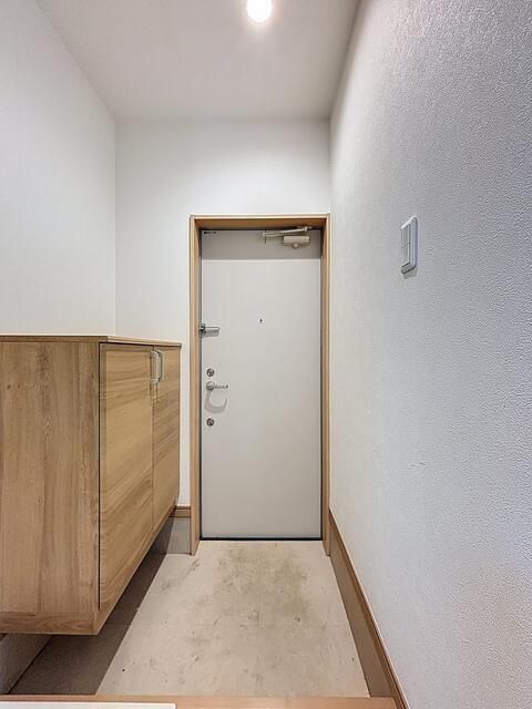 West Heim L・T 6-chome 1K Apartment for Rent in Koshigaya - Thumbnail 3