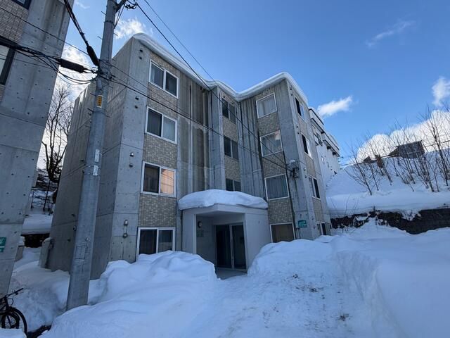 574 sqm Commercial Building in Sapporo, Hokkaido - Thumbnail 2