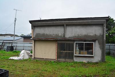 Land with shuttered antique shed near Isobunnai Station: Villas, real estate, properties for sale, Hometown Information Center: Nationwide rural living property data — Image 3, Shibecha, Hokkaido