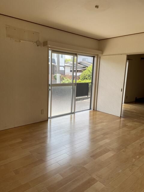 5DK House with 3-Car Parking in Quiet Yukuhashi, Fukuoka - Thumbnail 4