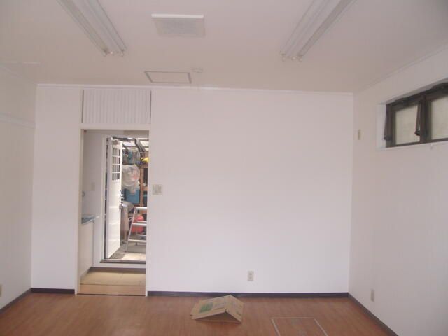 Office for Rent in Sagamihara, Kanagawa - 27.96 sqm - Thumbnail 2