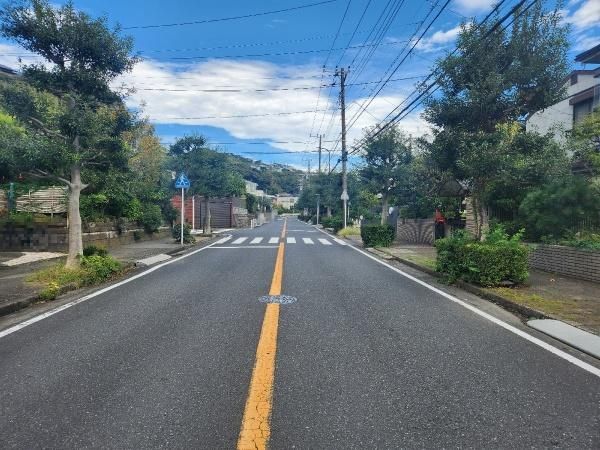 2020 Modern 2LDK House on Large Corner Lot in Kamakura's Shichirigahama - Thumbnail 2