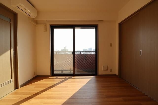1LDK Apartment for Rent in Meguro, Tokyo - 38.12 sqm - Thumbnail 4