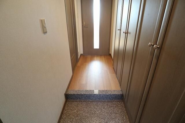 1LDK Apartment for Rent in Meguro, Tokyo - 38.12 sqm - Thumbnail 2