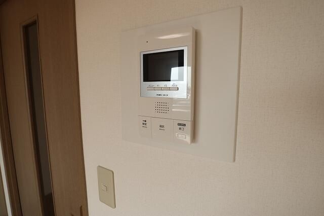 1LDK Apartment for Rent in Meguro, Tokyo - 38.12 sqm - Thumbnail 3