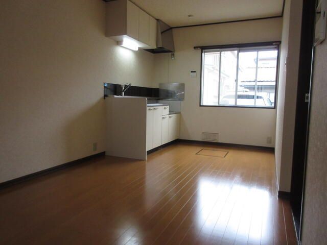 2DK Apartment for Rent in Ebina, Kanagawa - 43.7 sqm - Thumbnail 4