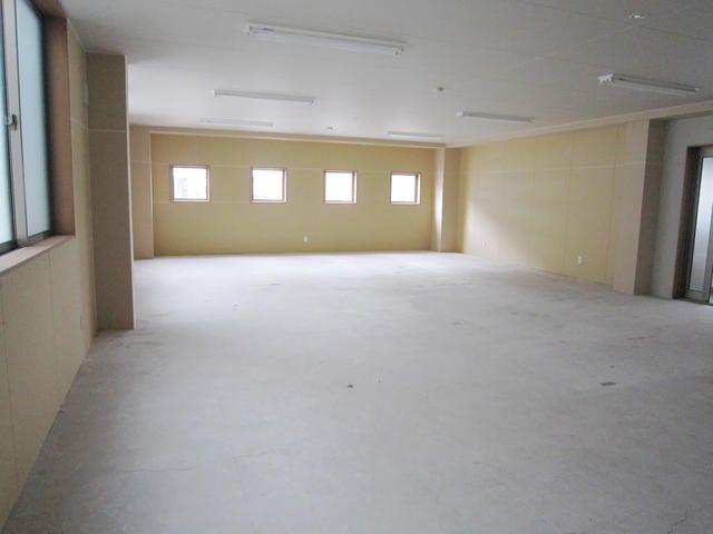 Office for Rent in Yamagata City 88.74 sqm - Thumbnail 3
