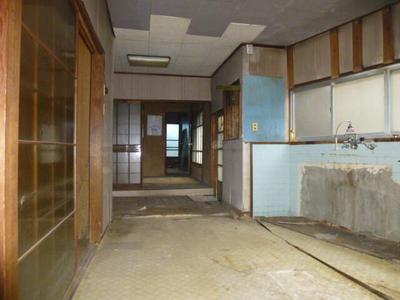Property details: Arate 1-chome, Yahatahigashi-ku, Kitakyushu-shi, Fukuoka/Edamitsu Station Property information: Used detached house — Image 2, Yahatahigashi, Fukuoka