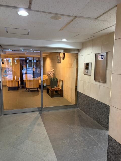 3LDK Apartment for Sale in Nezu, Bunkyo, Tokyo - Thumbnail 3