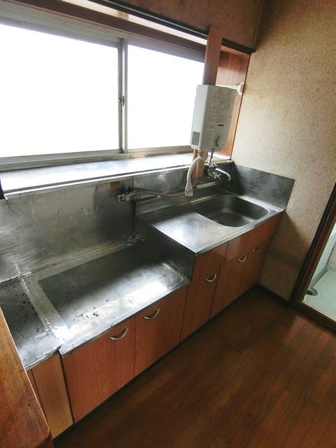 Shimotsuki-so 2K Apartment for Rent in Higashikurume, Tokyo - Thumbnail 4