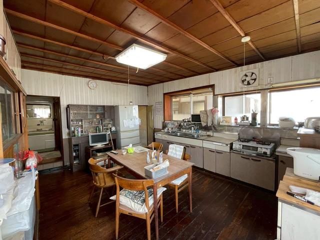 1937 10DK House on 587 sqm Land in Onomichi, Hiroshima - Image 3