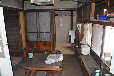 An old house with white walls and a tiled roof in the village of Kasugano Tsubone: Villas, real estate, properties for sale, Hometown Information Center: Nationwide rural living property data — Image 10, Tamba, Hyogo