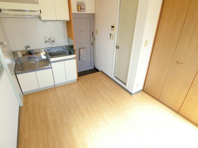 Studio Apartment for Rent in Kita City, Tokyo - 15.40m² - Thumbnail 3