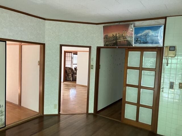 7LDK House for Sale in Kainan, Wakayama - Image 22