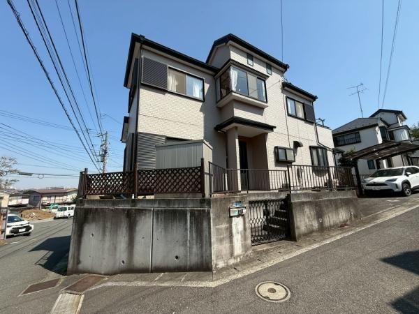 4LDK Corner Lot House for Sale in Yokohama Minami Ward - Thumbnail 2