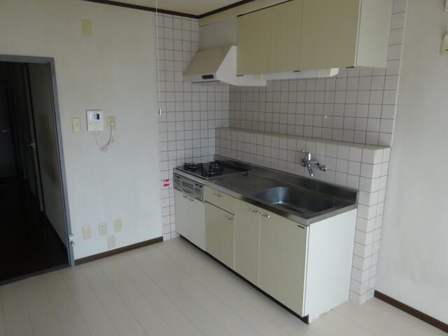 2DK Apartment for Rent in Komatsu, Ishikawa | 49,000 Yen - Thumbnail 3