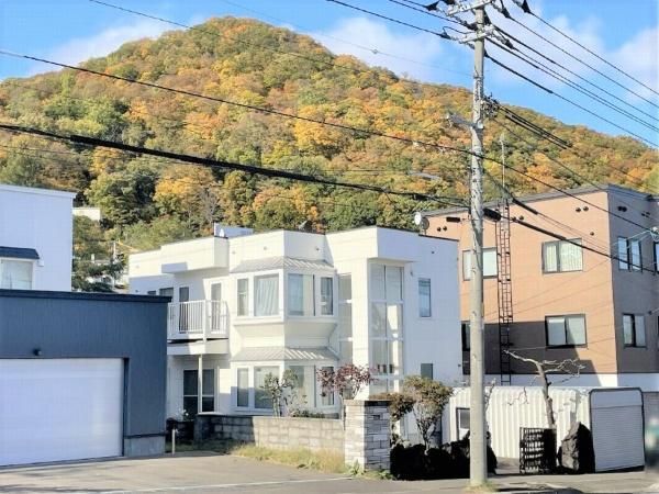 3LDK Used Detached House in Chuo-ku, Sapporo, Hokkaido - Thumbnail 3