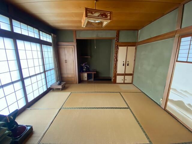 Spacious 6SDK House for Sale in Toyama City, 163m² - Thumbnail 4