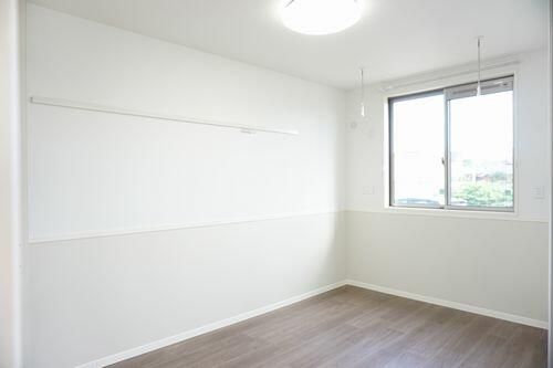 1LDK Apartment for Rent in Isesaki, Gunma - 44 sqm - Thumbnail 4