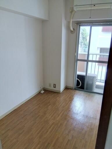 2LDK Apartment for Rent in Shinagawa, Tokyo - 44.82 sqm - Thumbnail 4