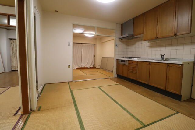 4DK Apartment for Sale near Makomanai Station, Sapporo - Thumbnail 4