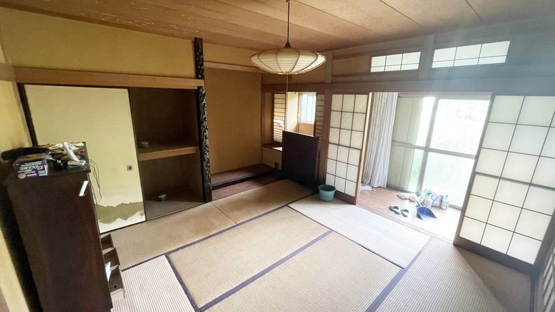 1973 Wooden 2DK House for Sale in Yugawara, Kanagawa - Thumbnail 2