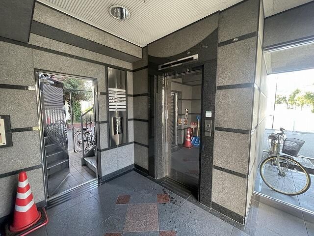 Ragorin Building Commercial Office/Shop for Rent in Nagano - Thumbnail 3