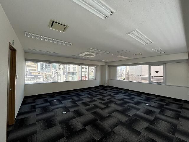 Ragorin Building Commercial Office/Shop for Rent in Nagano - Thumbnail 4